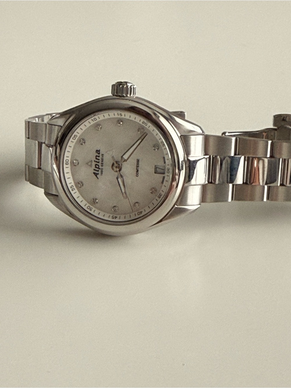 Alpina Comtesse 34mm Mother of Pearl with Diamonds - Picture 5 of 7